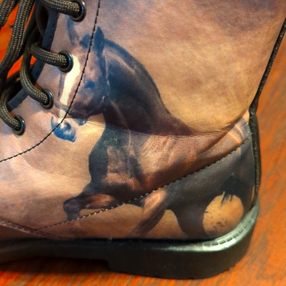 Unisex Combat-Style Boots with Horse Graphic - Picture 10 of 10